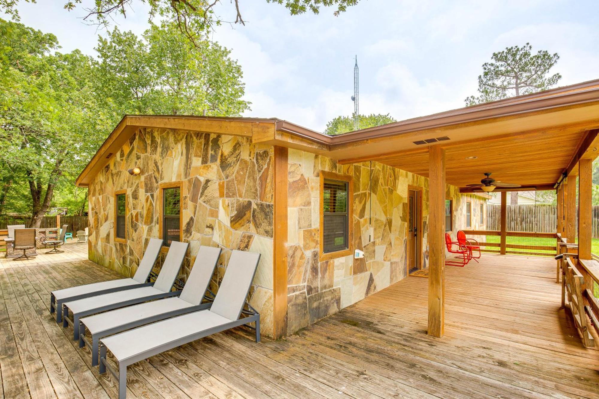 Вилла Unique Pottsboro Haven With Deck And Fire Pit! Экстерьер фото