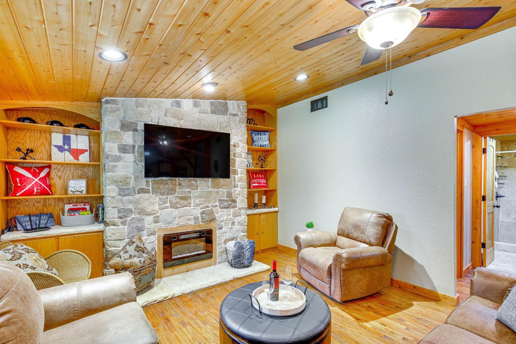 Вилла Unique Pottsboro Haven With Deck And Fire Pit! Экстерьер фото