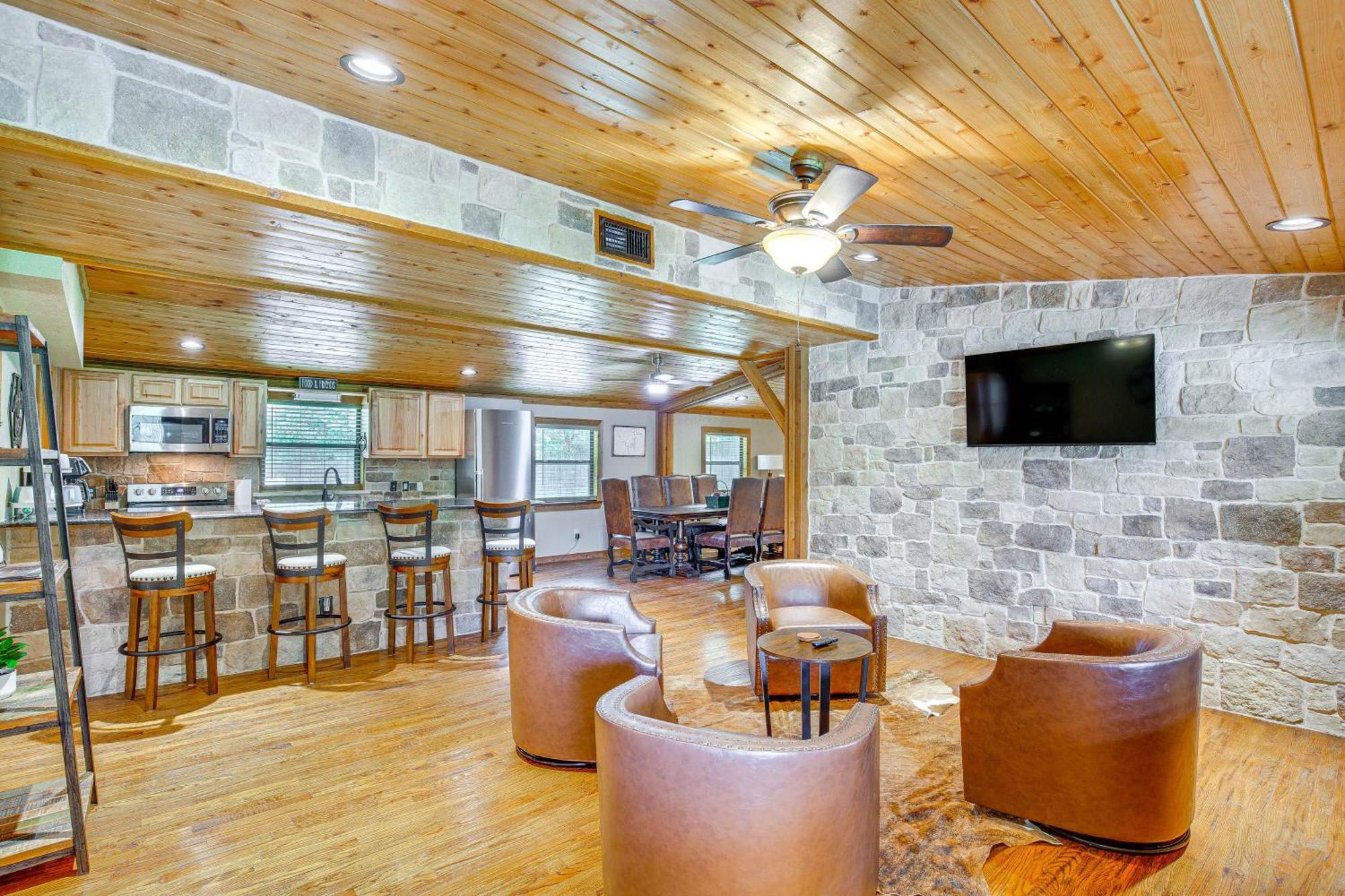 Вилла Unique Pottsboro Haven With Deck And Fire Pit! Экстерьер фото